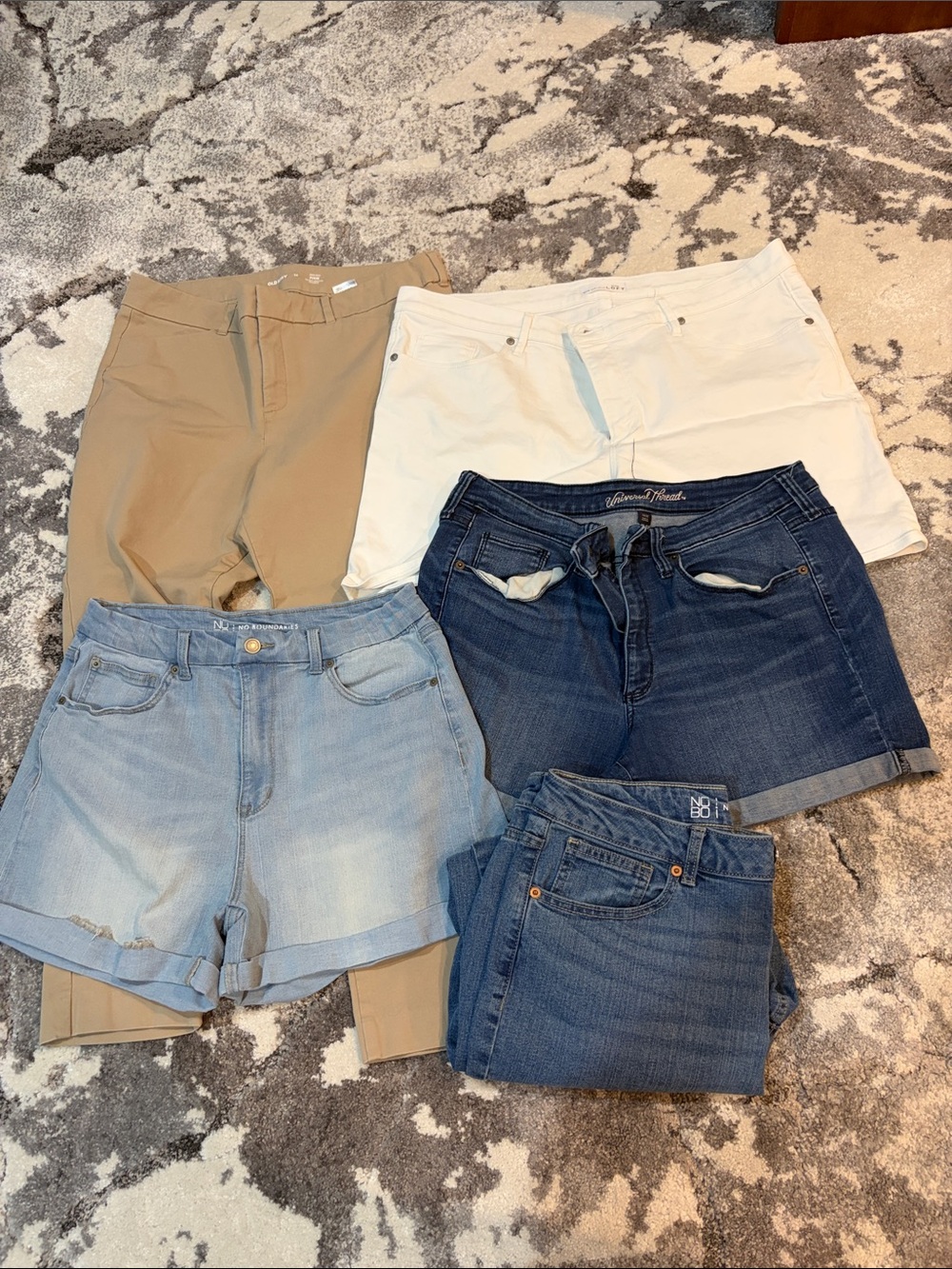 Women’s shorts and pants lot of 5 sizes 11-15